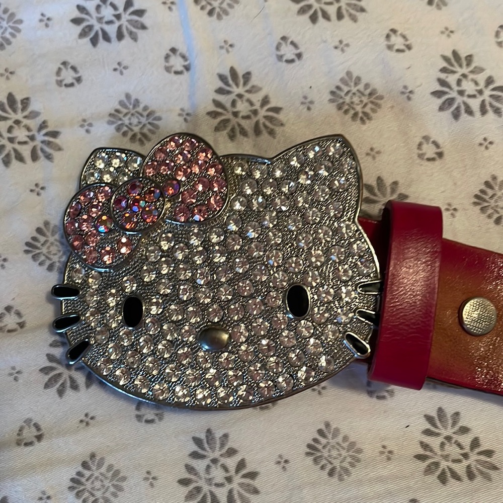 Hello kitty buckle and leather belt 52”